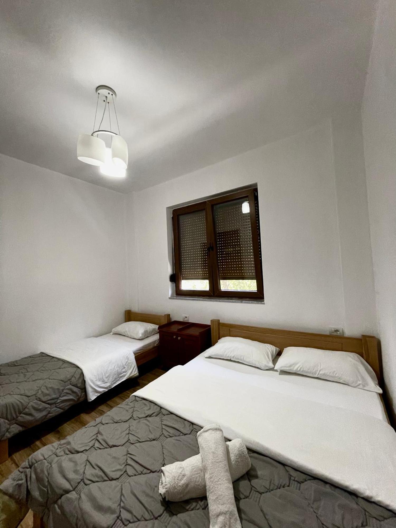 Lazer Cardaku Guesthouse Valbone Ngoại thất bức ảnh