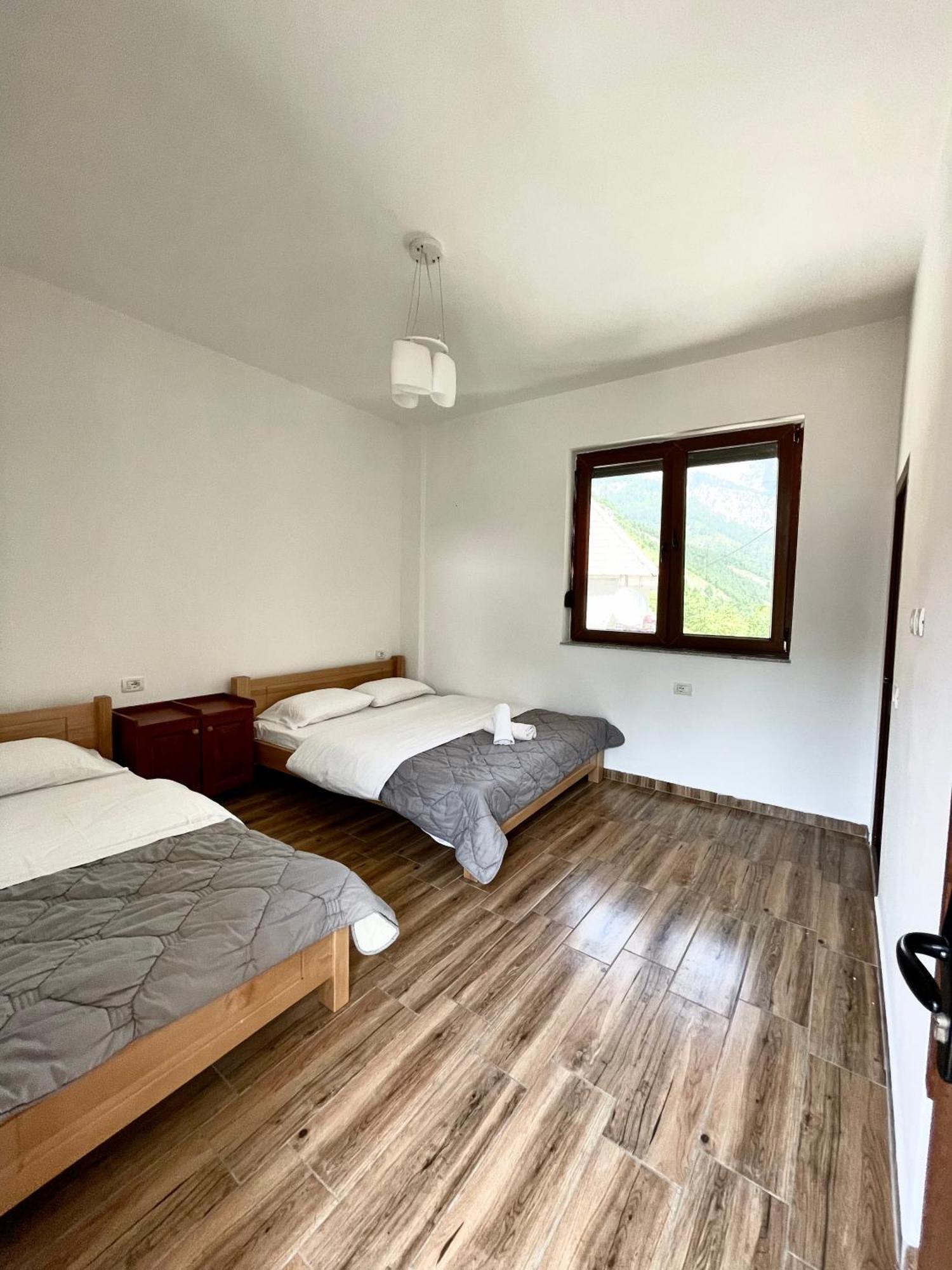 Lazer Cardaku Guesthouse Valbone Ngoại thất bức ảnh