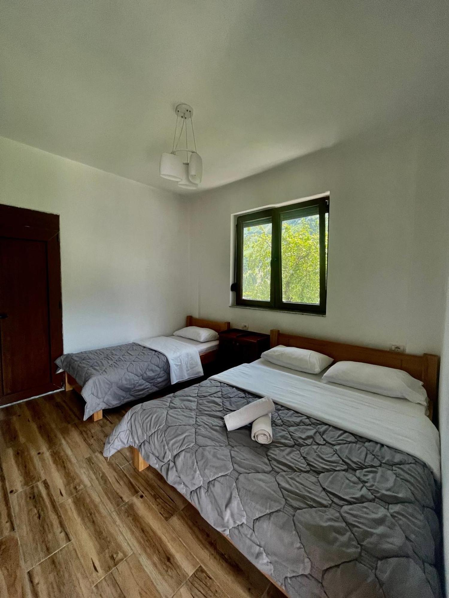 Lazer Cardaku Guesthouse Valbone Ngoại thất bức ảnh