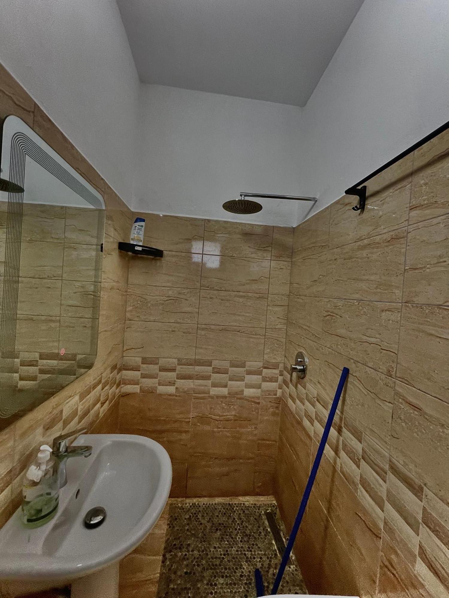 Lazer Cardaku Guesthouse Valbone Ngoại thất bức ảnh