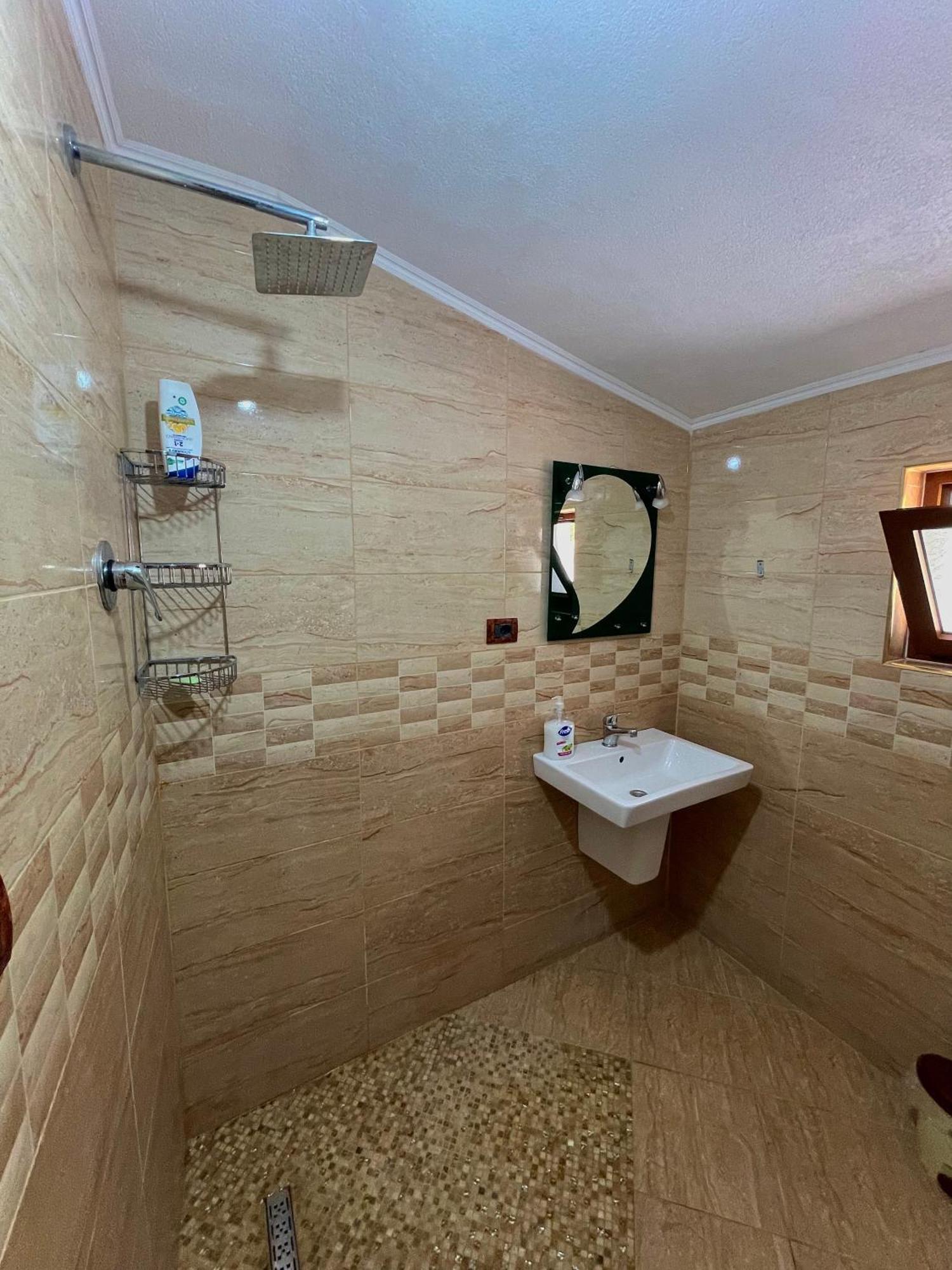 Lazer Cardaku Guesthouse Valbone Ngoại thất bức ảnh