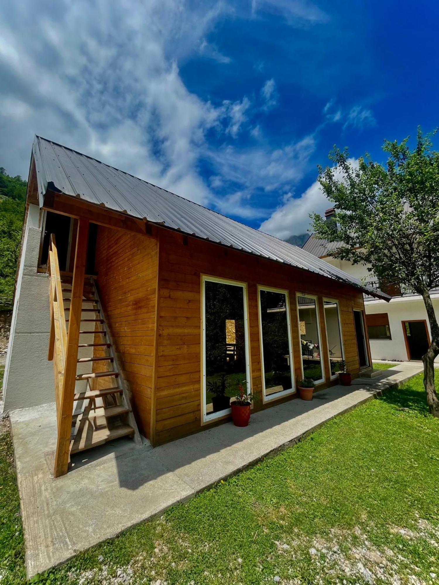 Lazer Cardaku Guesthouse Valbone Ngoại thất bức ảnh