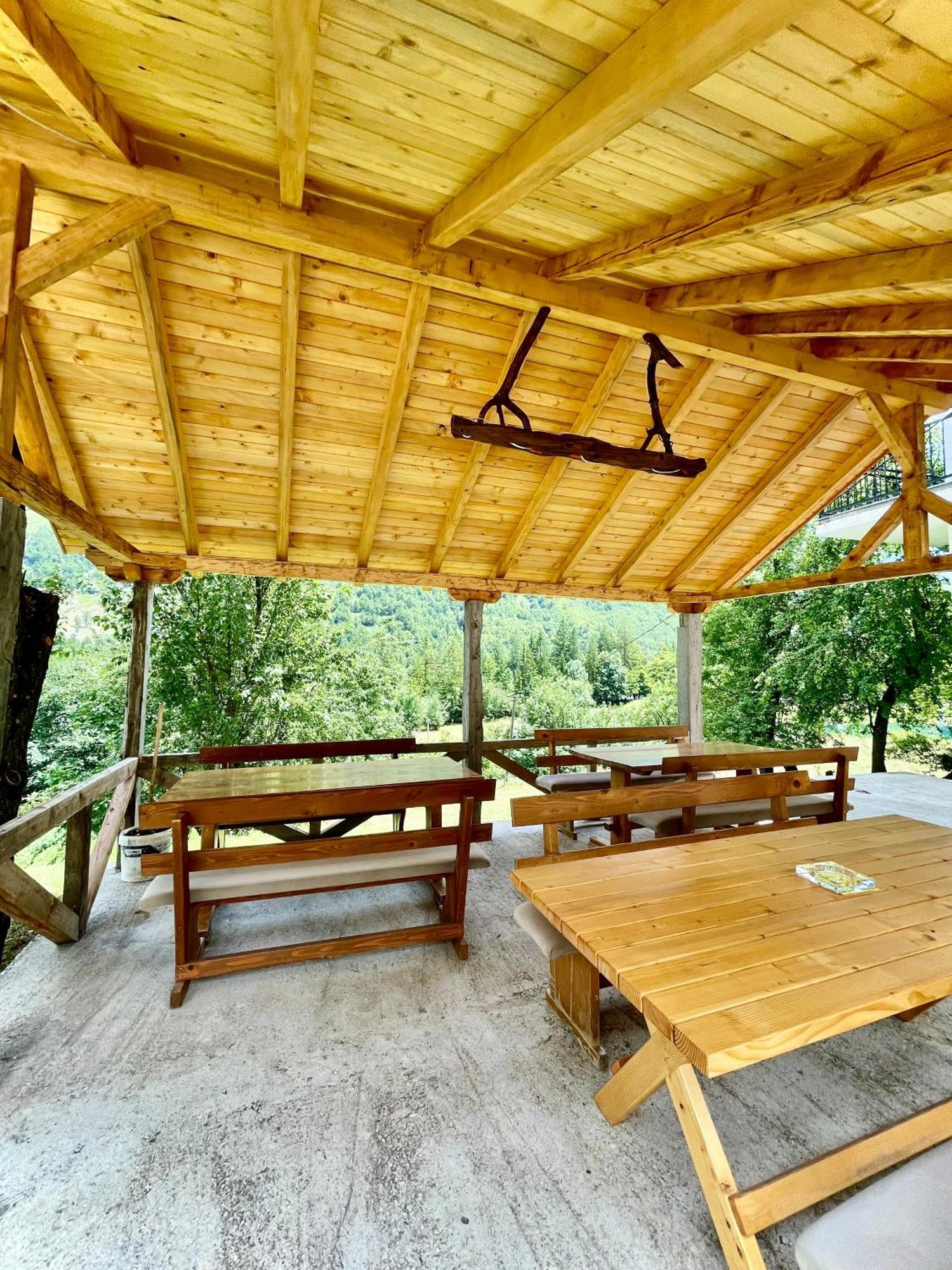 Lazer Cardaku Guesthouse Valbone Ngoại thất bức ảnh