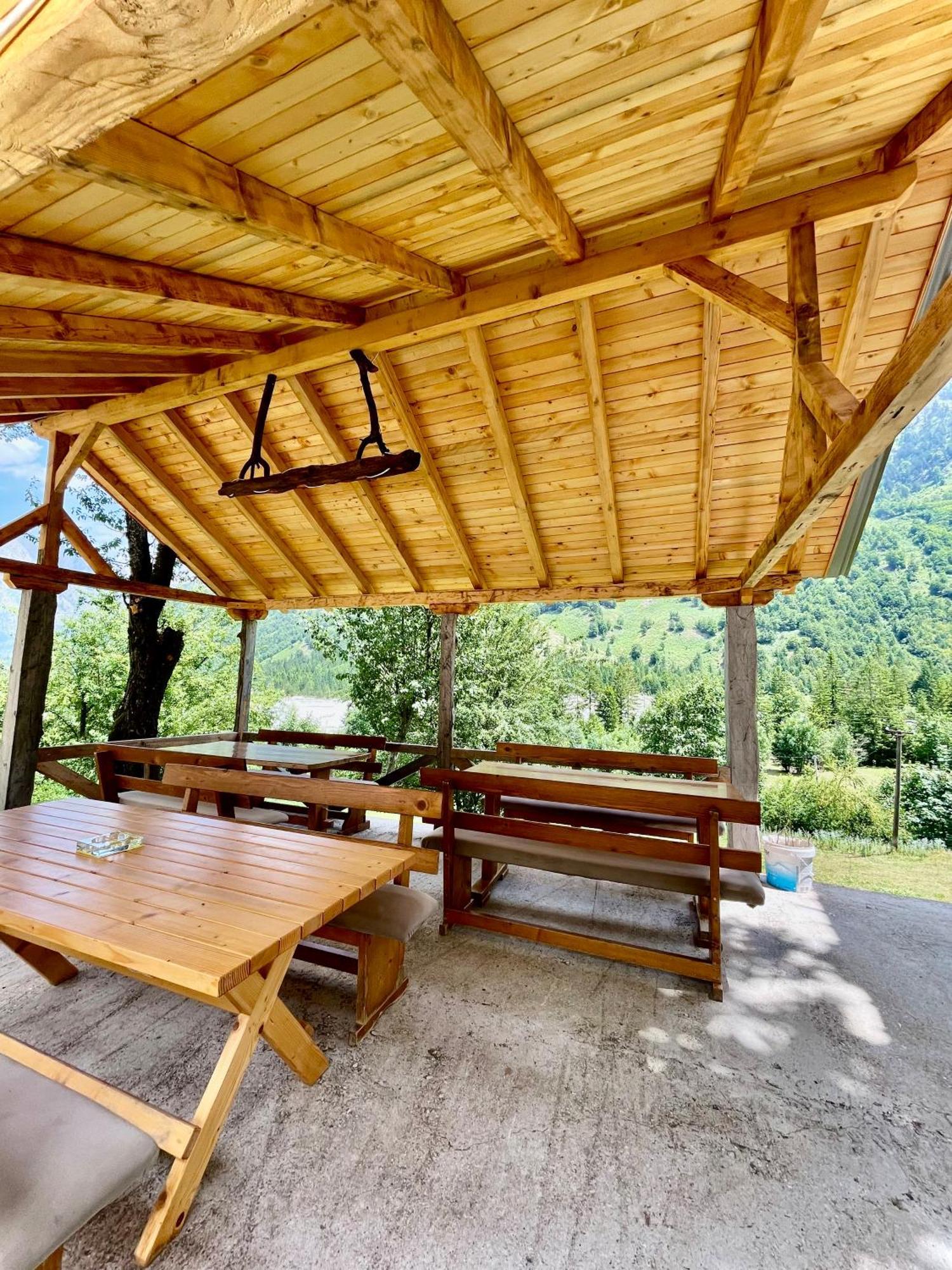 Lazer Cardaku Guesthouse Valbone Ngoại thất bức ảnh