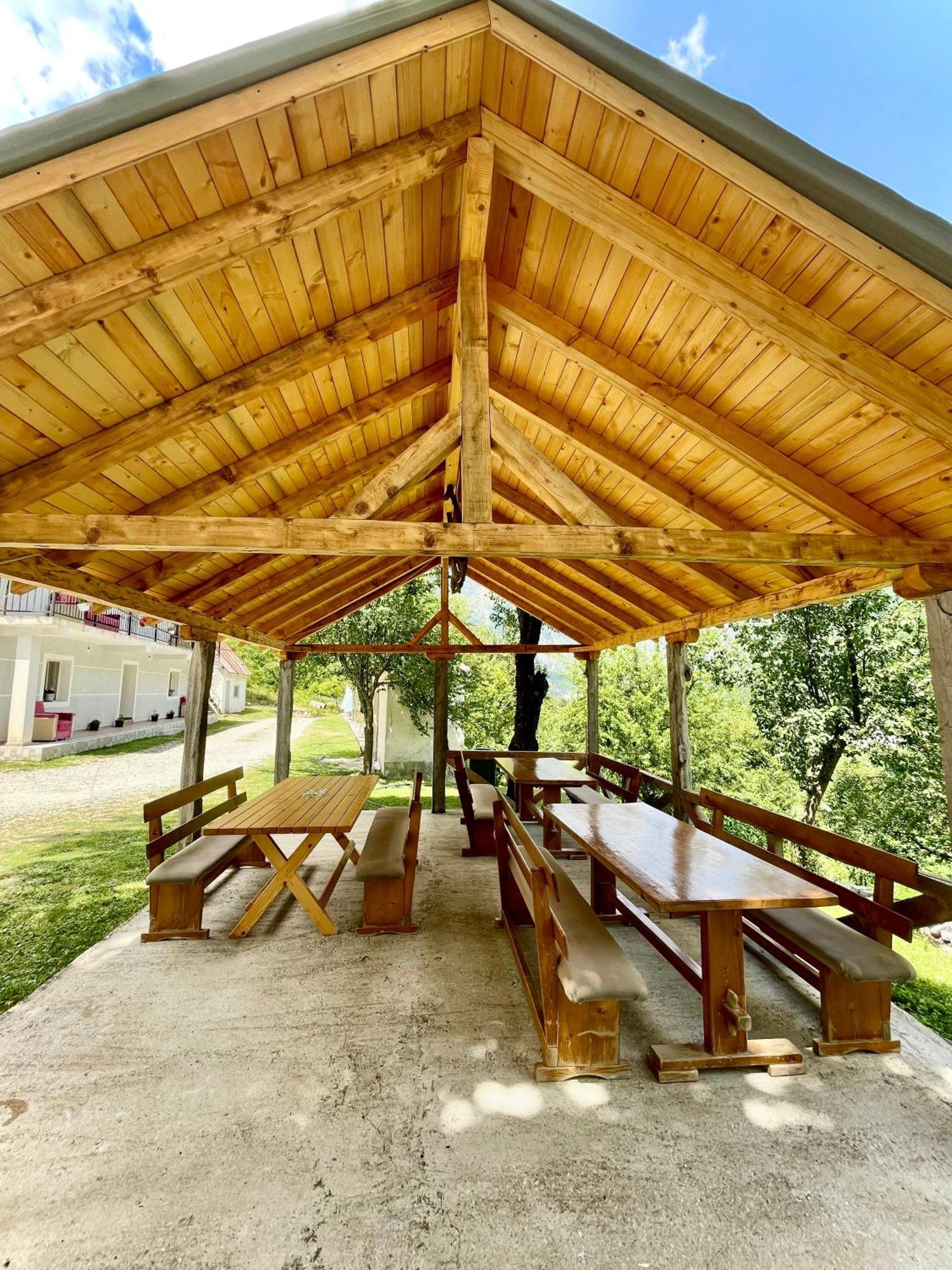 Lazer Cardaku Guesthouse Valbone Ngoại thất bức ảnh